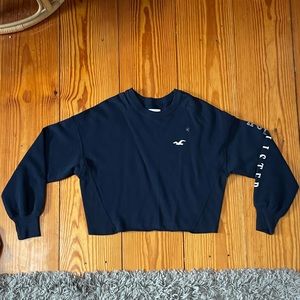 Hollister crewneck cropped